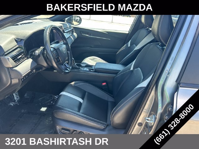 Used 2025 Toyota Camry SE FWD image 11