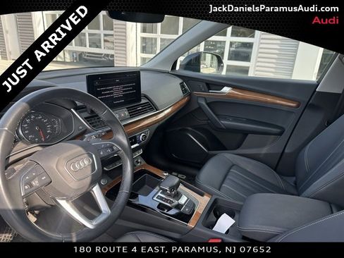 Used 2023 Audi Q5 2.0T Premium w/ Convenience Package image 11
