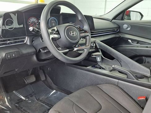 Used 2024 Hyundai Elantra SEL FWD image 8