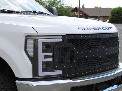 Used 2019 Ford F250 XLT w/ Snow Plow Prep Package AWD/4WD image 6