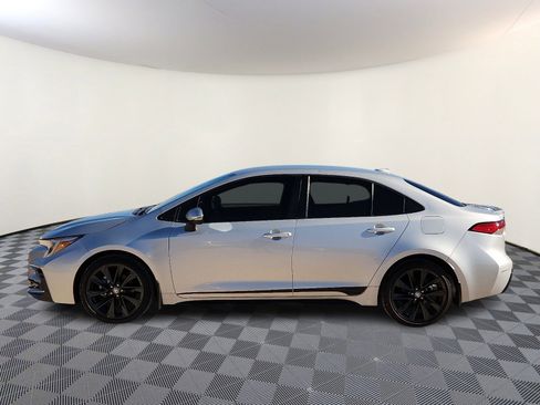 Used 2024 Toyota Corolla SE image 2