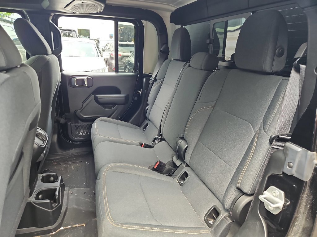 Certified 2024 Jeep Gladiator Sport AWD/4WD image 14