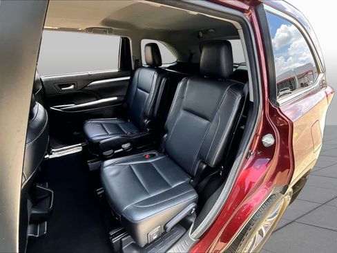 Used 2017 Toyota Highlander XLE FWD image 20