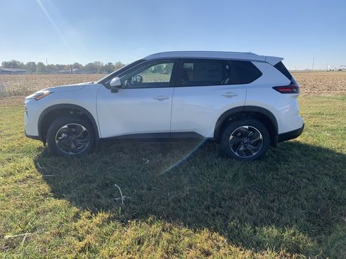 New 2026 Nissan Rogue SV w/ SV Premium Package image 8