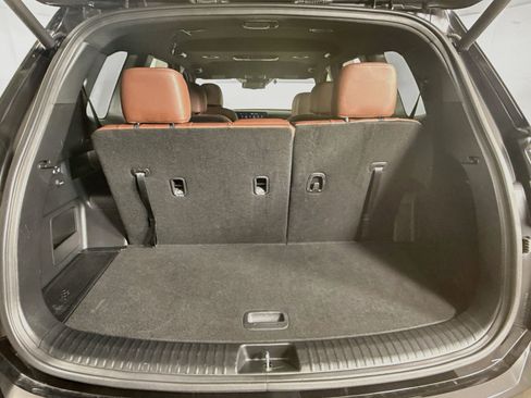 Used 2024 Kia Telluride EX w/ EX Captain's Chair Package FWD image 35