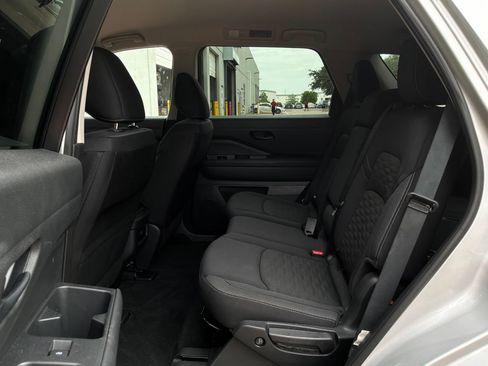 Used 2025 Nissan Pathfinder SV FWD image 12