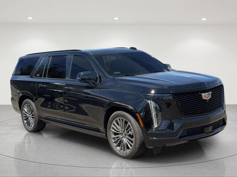 Used 2025 Cadillac Escalade ESV Sport Platinum w/ LPO, Floor Liner Package AWD/4WD image 6