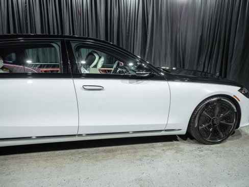 New 2026 Mercedes-Benz Maybach S 580 4MATIC image 4