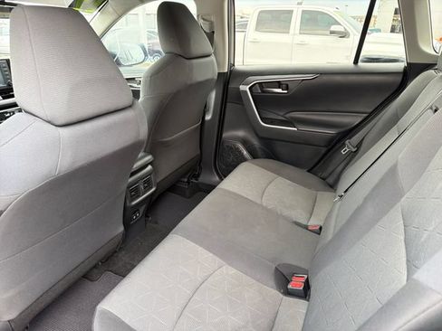 Used 2019 Toyota RAV4 XLE FWD image 22