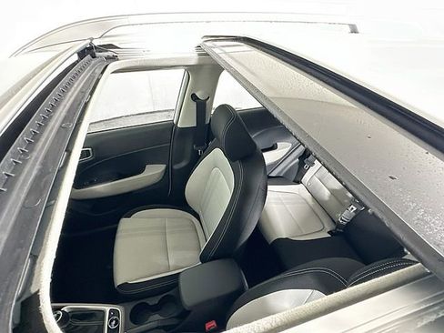 Used 2026 Hyundai Venue SEL FWD image 11
