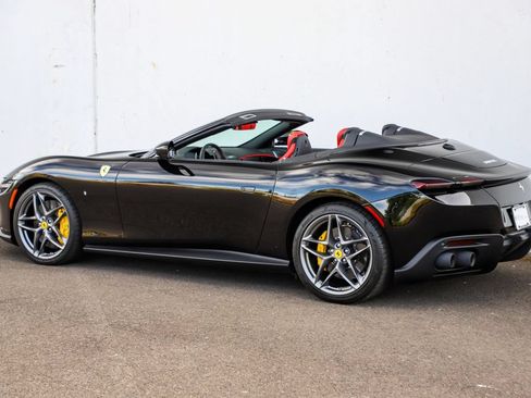 Certified 2025 Ferrari Roma Spider RWD image 9