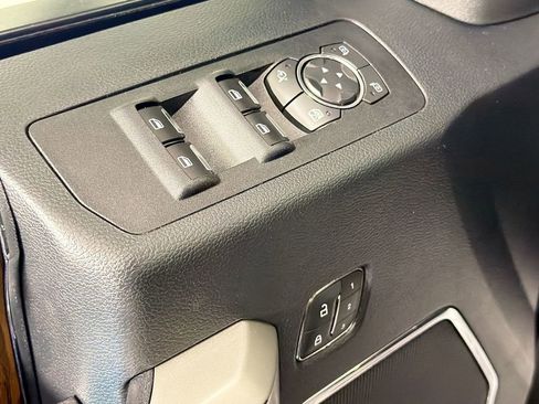 Used 2019 Ford F150 Lariat w/ Equipment Group 502A Luxury image 18