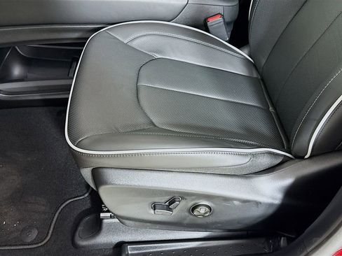 New 2026 Chrysler Pacifica Limited image 20