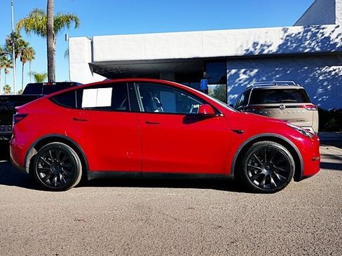 Used 2023 Tesla Model Y Long Range image 7