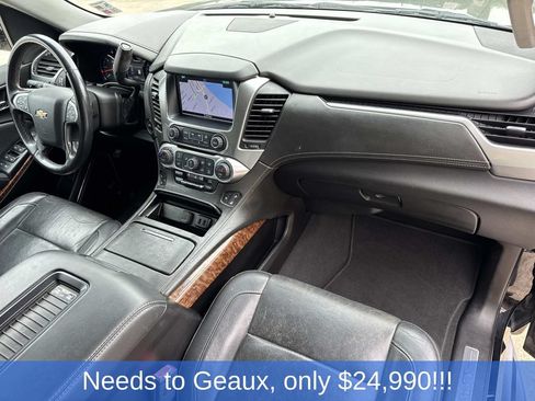 Used 2019 Chevrolet Suburban Premier RWD image 31