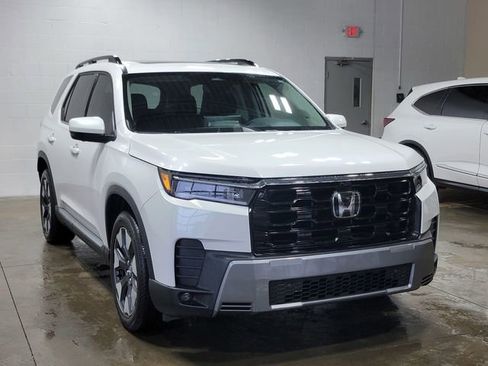 Used 2026 Honda Pilot Touring image 4