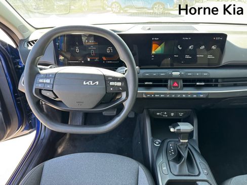 New 2025 Kia K4 LXS image 12