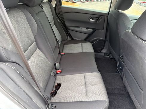 Used 2025 Nissan Rogue SV FWD image 15