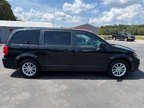 Used 2020 Dodge Grand Caravan SE FWD image 10