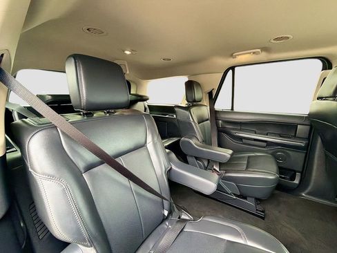 Used 2024 Ford Expedition XLT RWD image 29