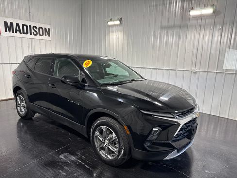 Used 2025 Chevrolet Blazer LT AWD/4WD image 6