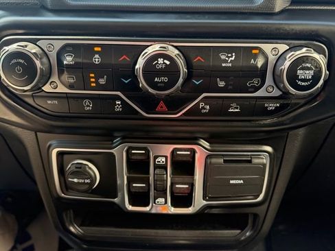 Used 2022 Jeep Gladiator Overland AWD/4WD image 23