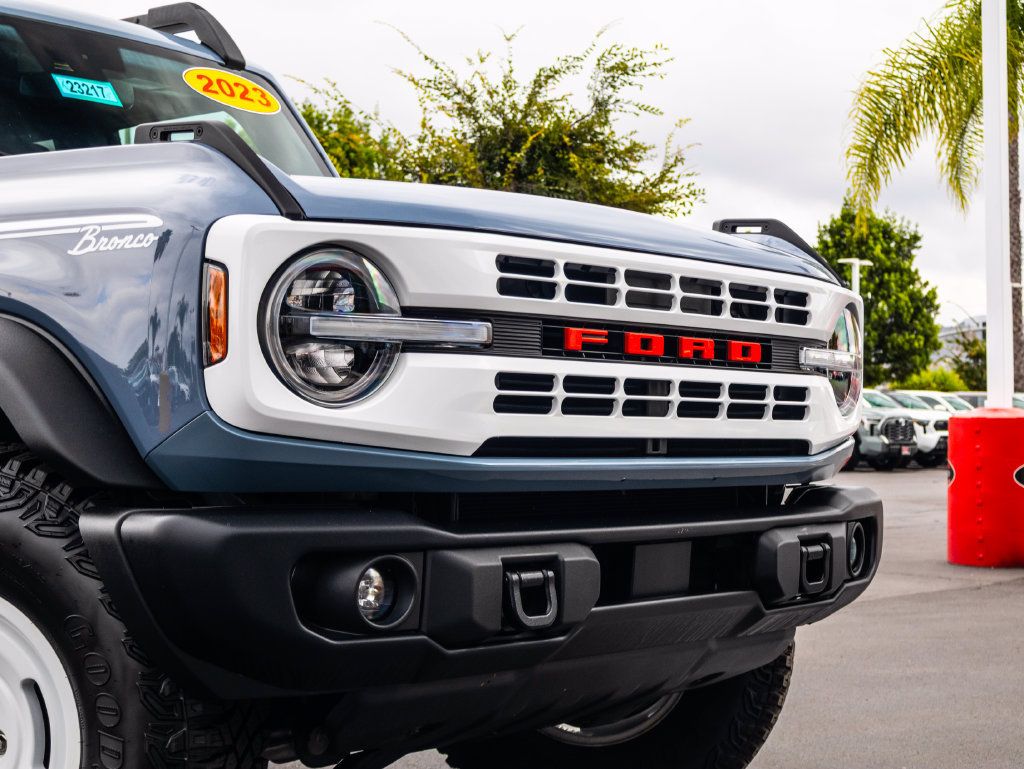 Used 2023 Ford Bronco Heritage Edition AWD/4WD image 3