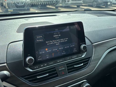 Used 2024 Nissan Altima 2.5 SV image 20