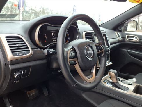 Used 2017 Jeep Grand Cherokee Laredo w/ Quick Order Package 23E image 12