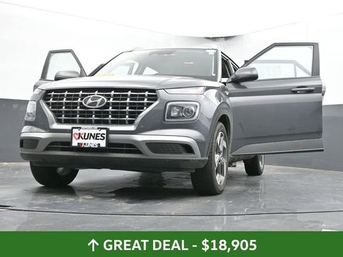 Used 2025 Hyundai Venue SEL image 51