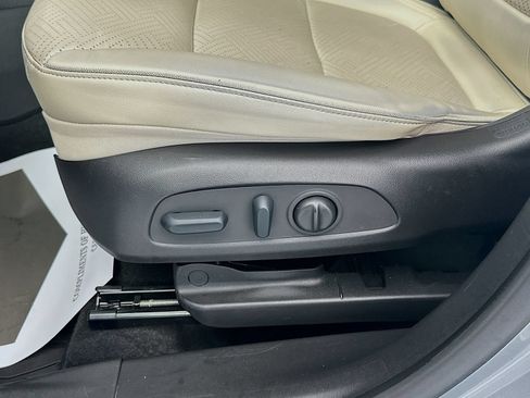 Used 2023 Buick Encore GX Essence w/ Experience Buick Package FWD image 18