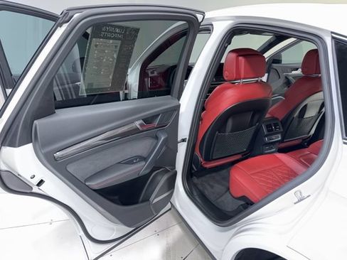 Used 2024 Audi SQ5 Premium Plus w/ Premium Plus Package AWD/4WD image 25