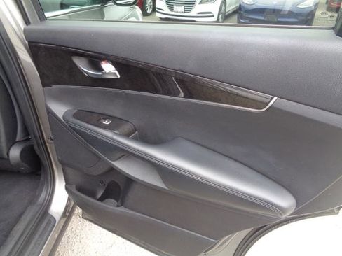 Used 2016 Kia Sorento L image 10