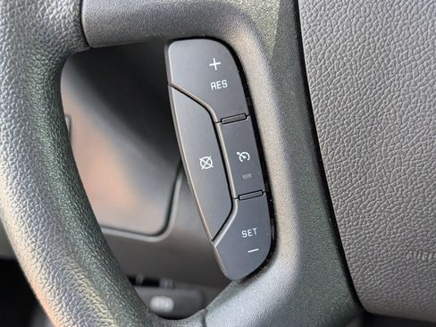 Used 2025 GMC Savana 2500 w/ Driver Convenience Package RWD image 21