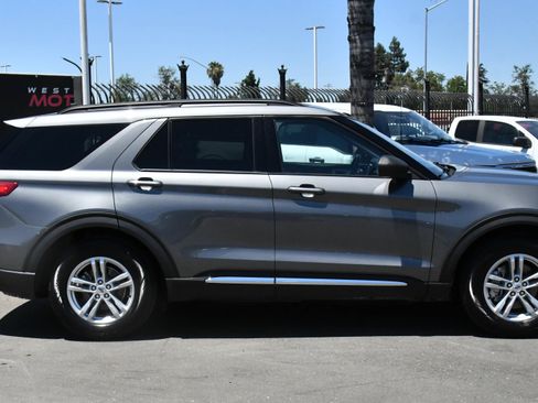 Used 2023 Ford Explorer XLT w/ Equipment Group 202A RWD image 9