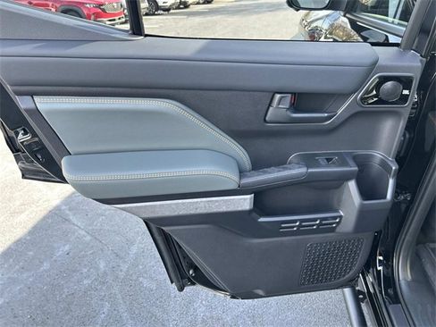 Used 2025 Toyota 4Runner Trailhunter image 22