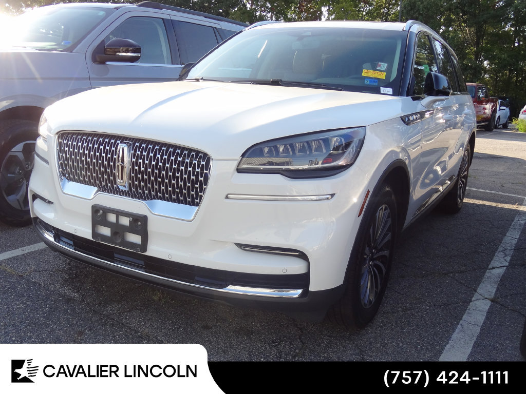 Used 2023 Lincoln Aviator AWD w/ Premium Package image 3