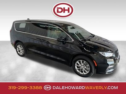 New 2026 Chrysler Pacifica Select