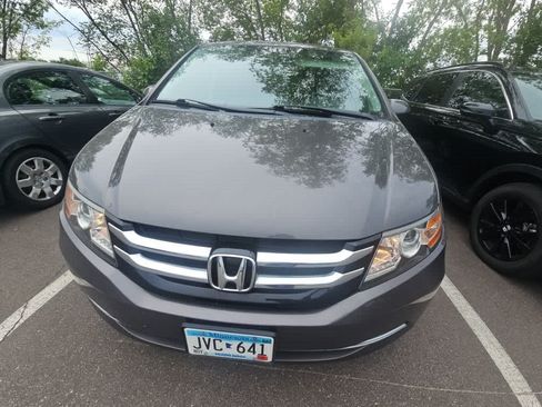 Used 2016 Honda Odyssey SE image 2
