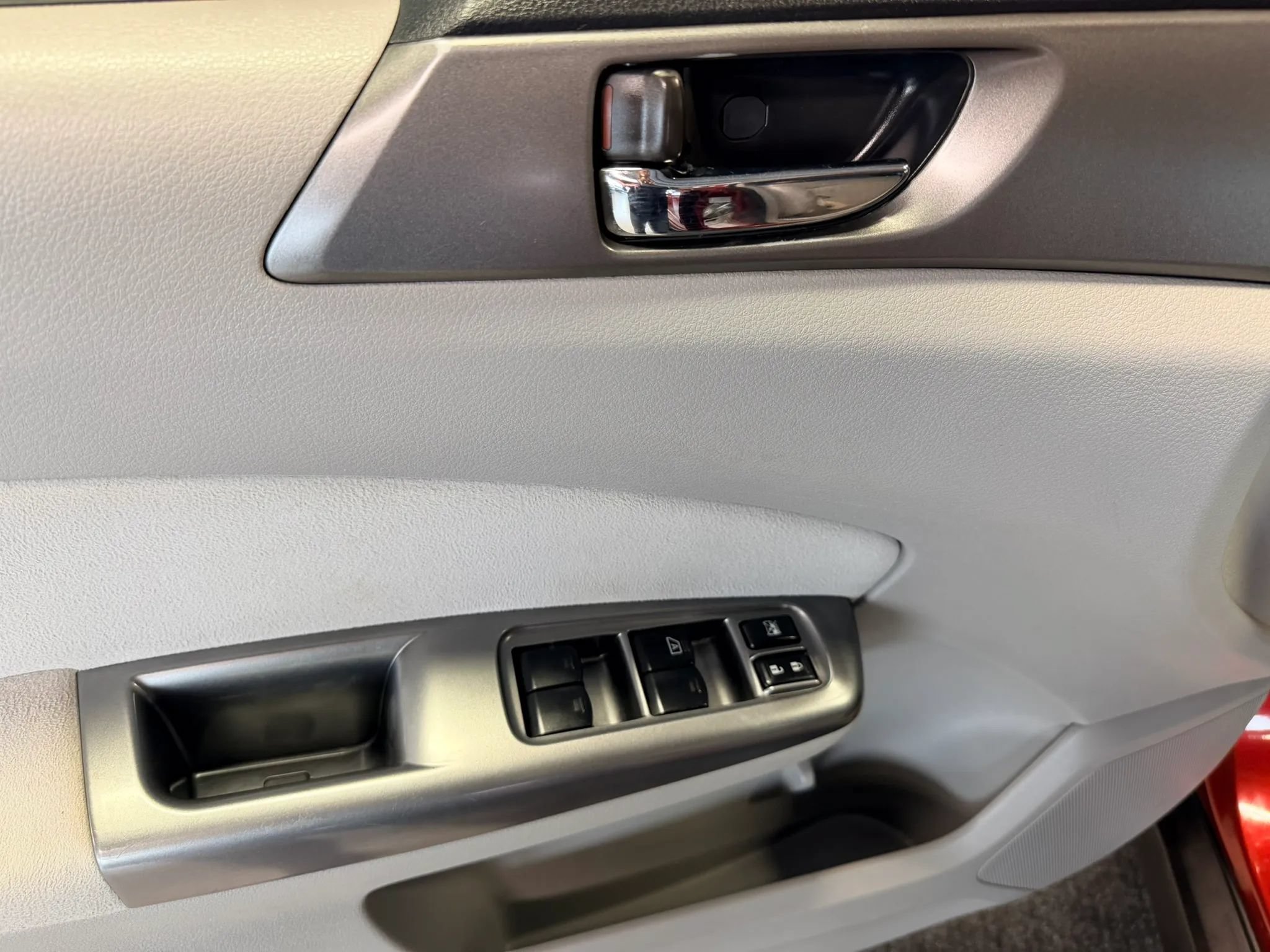 Used 2012 Subaru Forester 2.5X Touring AWD/4WD image 8