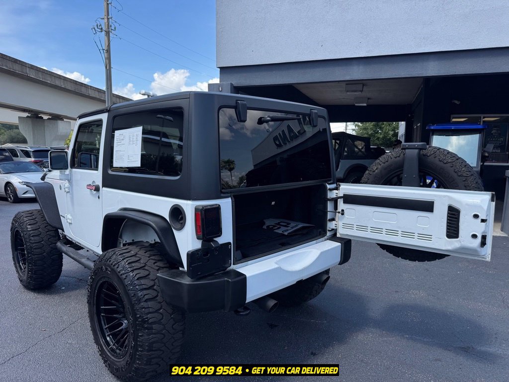 Used 2016 Jeep Wrangler Sahara w/ Connectivity Group AWD/4WD image 26