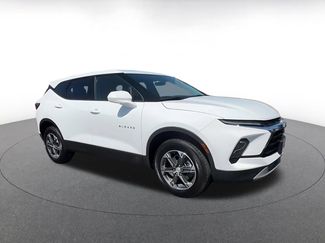 Used 2025 Chevrolet Blazer LT FWD video 2