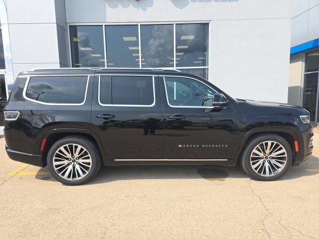 Used 2025 Jeep Grand Wagoneer 4WD image 4
