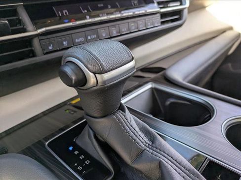 Certified 2022 Toyota Sienna Limited image 12