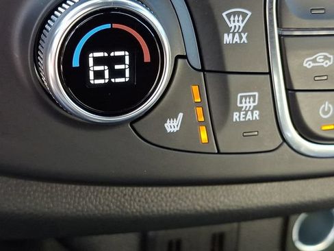 Used 2023 Chevrolet Traverse LT AWD/4WD image 27