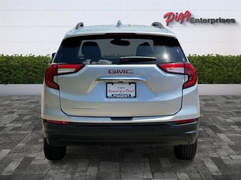 Used 2022 GMC Terrain SLE w/ Driver Convenience Package FWD image 9