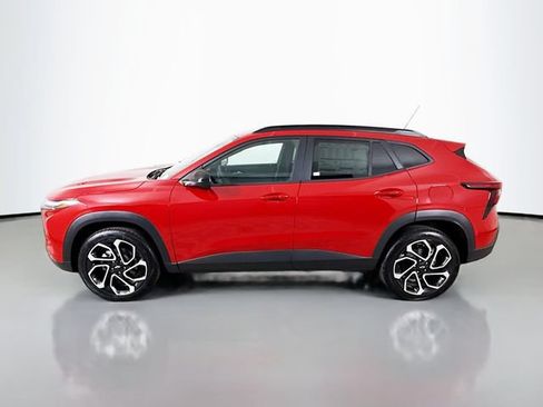 New 2026 Chevrolet Trax RS w/ Sunroof Package FWD image 4