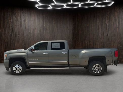Used 2018 GMC Sierra 3500 Denali w/ Duramax Plus Package AWD/4WD image 4