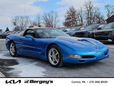 Used 2000 Chevrolet Corvette Convertible w/ Performance Handling Pkg image 3