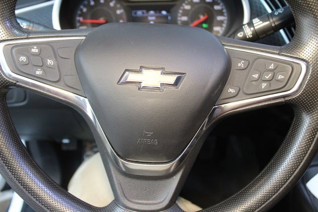 Used 2020 Chevrolet Malibu LS FWD image 18